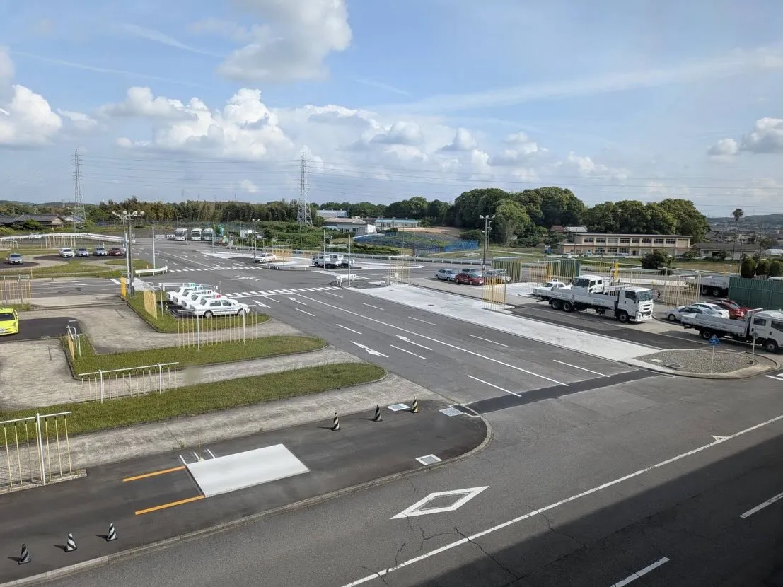 昨日は愛知県半田市に位置する知多自動車学校様の敷地内での草刈...