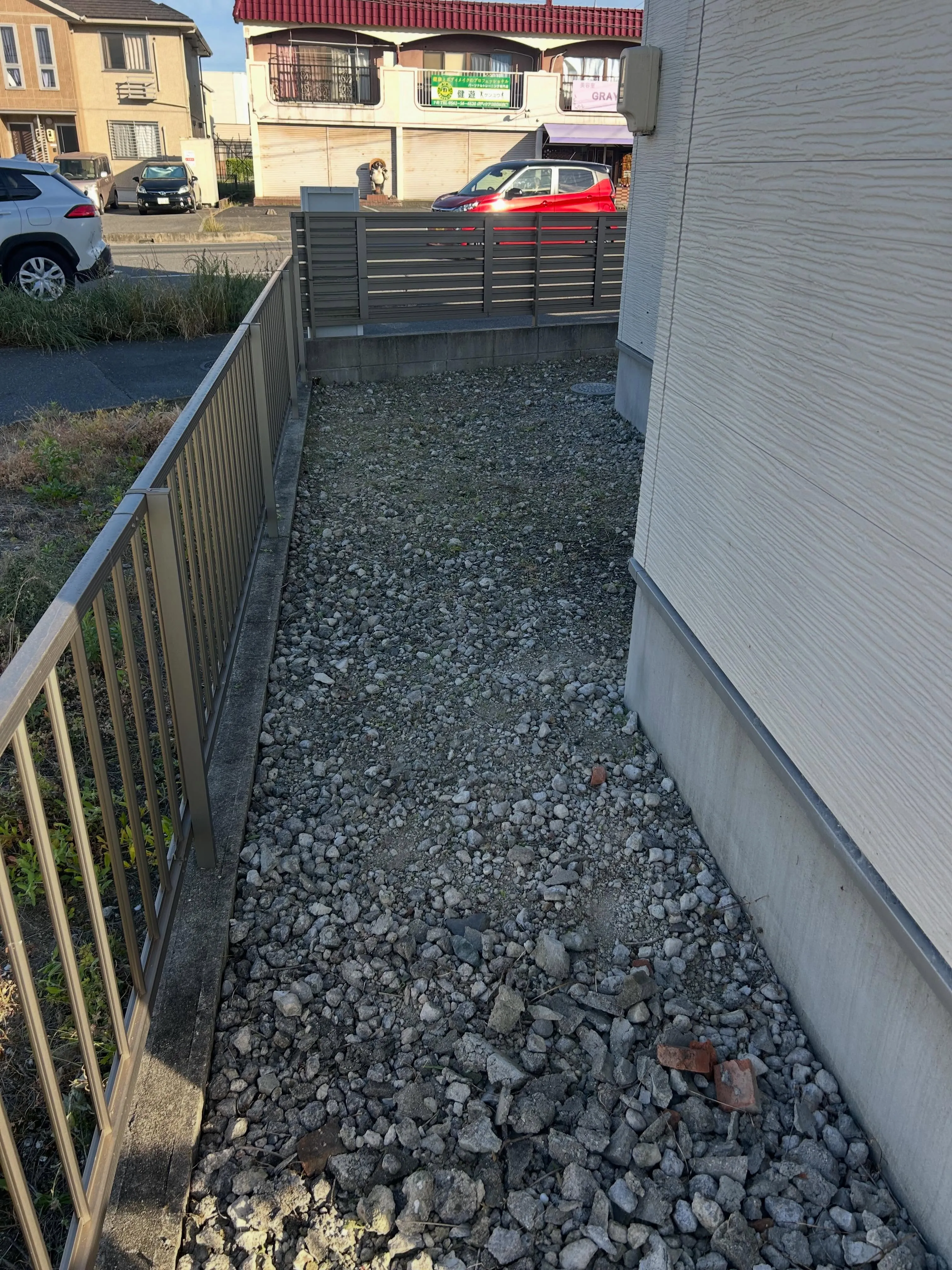 昨日、知多市に住む姉の庭の手入れをしてきました。